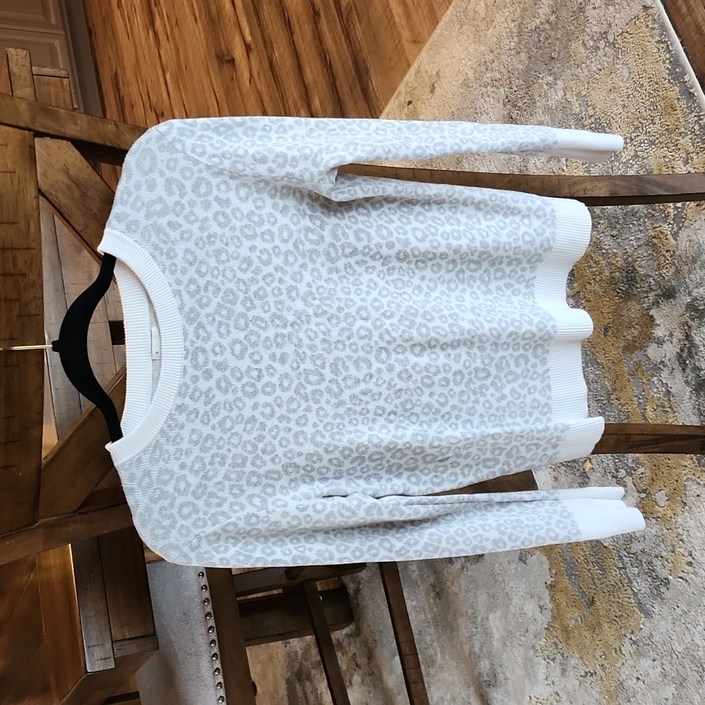White and grey leopard sweater